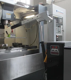 01B5-small-crane-tooling-of-cnc-machining-center