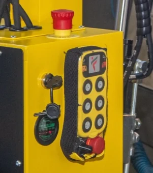 01B5SER_1000-mini-gru-dettaglio-radiocomando-standard