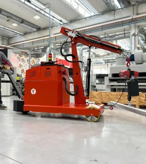 Veicolo-elettrico-Flex-F1000DBR-con-braccio-sollevatore-portata-1000-kg