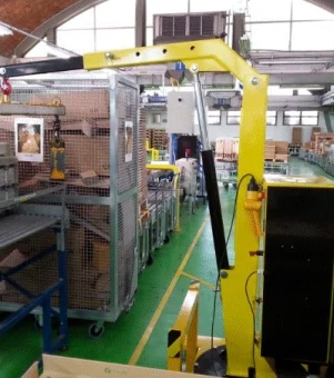 gru-girevole-01B2-attrezzatura-di-sollevamento-industriale
