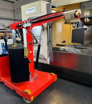 veicolo-elettrico-con-braccio-sollevatore-Flex-G750DBR